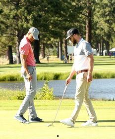 宝贝老板搞笑打高尔夫,搞笑一箩筐